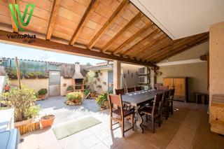 Planta baixa a Els pla de na Tesa. Planta baja con terraza, parking y trastero en excelente estado