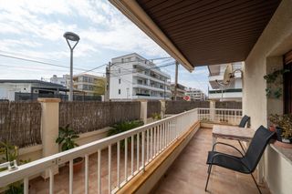 Planta baixa a Les Maravelles. A solo 300 metros del mar y con espacio para disfrutarlo de verd