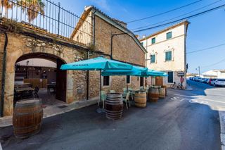 Local Comercial a De pere estruch 1. Se vende restaurante emblemático en binissalem en auténtico casa