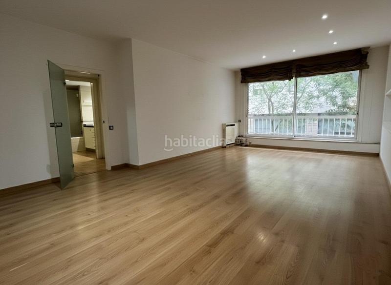 Foto 2684cc5b-476e-42b3-8557-d865122a872d. Pis a calle cardenal vives i tuto 65 a Sarrià Barcelona