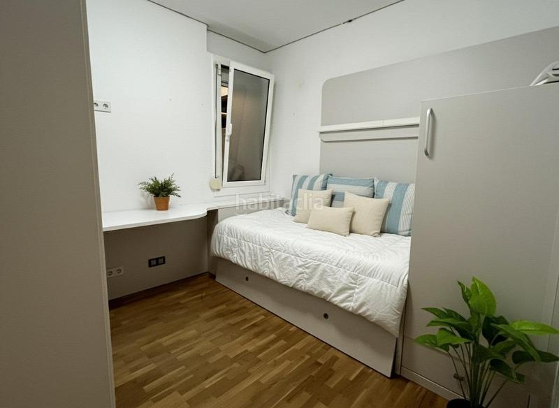 Foto bc227a5f-233b-466f-a45b-85308a1ba618. Pis a calle cardenal vives i tuto 65 a Sarrià Barcelona