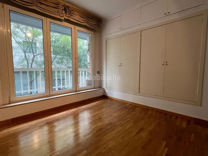 Foto cf3c9f9c-921c-4c9a-95e5-fd70690bc9c2. Pis a calle cardenal vives i tuto 65 a Sarrià Barcelona