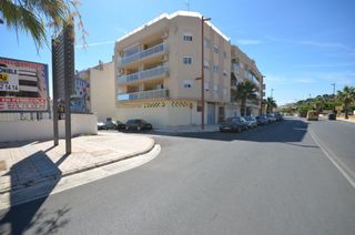 Lloguer Local Comercial en Llandells. Local amplia fachada
