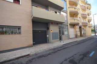 Aparcament cotxe a Llandells. Parking céntrico en peñiscola