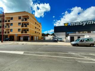 Rent Business premise in Las Atalayas-Urmi-Cerro Mar. Local junto al mas y mas