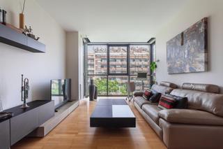 Pis  Avenida roma. Vivienda exterior, amplia y luminosa con 4 habitaciones en el co