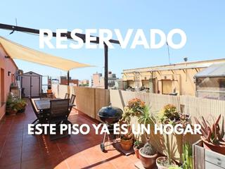 Àtic  Carrer sant isidre. Ático reformado con terraza de 45m y 4 dormitorios en el corazón