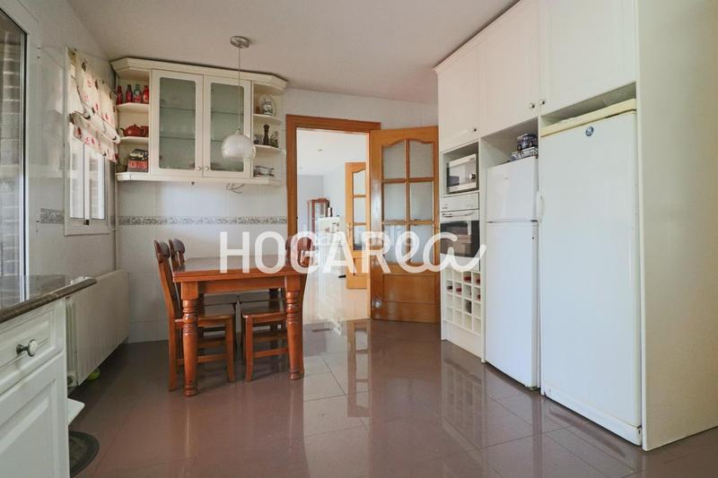 Foto 1429d2a7-3785-4868-a154-a4866ebdcceb. Casa  independiente con piscina y vistas al parque en Martorell