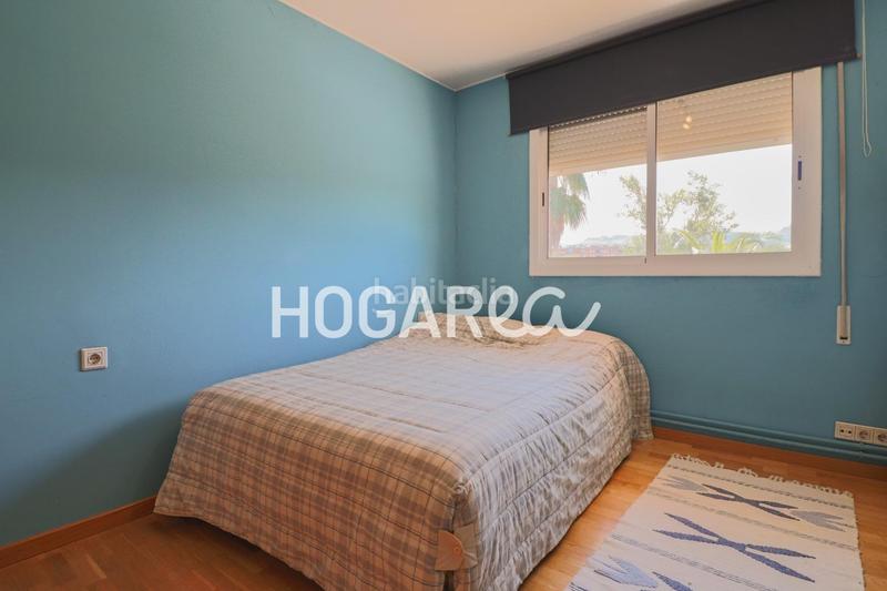 Foto 2141a638-8266-4b24-83fd-cf76de1d5342. Casa  independiente con piscina y vistas al parque en Martorell
