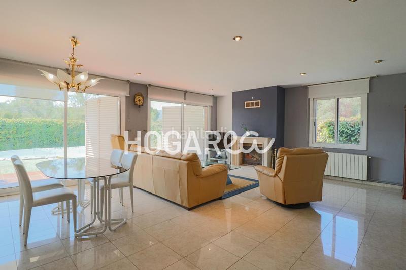 Foto 5c32dbe7-86c7-4b80-9bf6-69ed02b60aeb. Casa  independiente con piscina y vistas al parque en Martorell