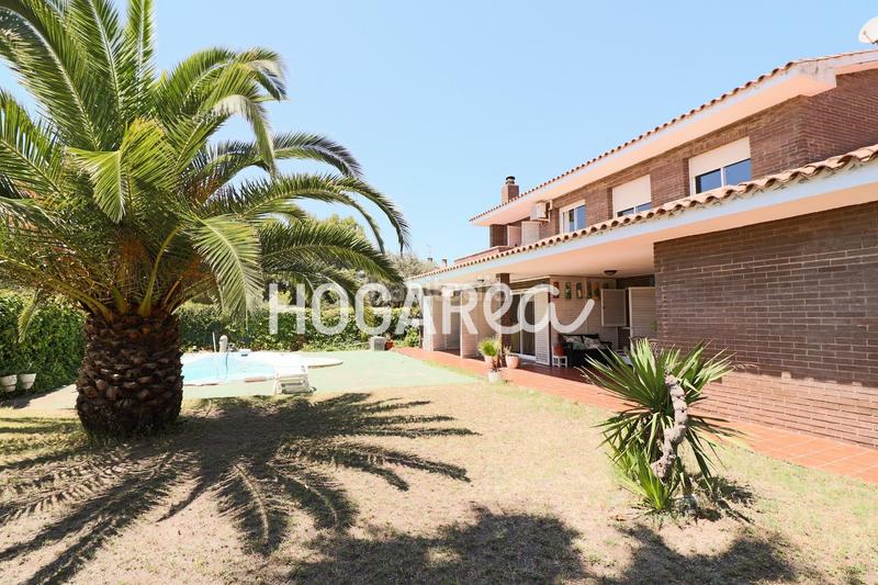 Foto 623e3c52-1523-4e2a-af0e-d47e3147c905. Casa  independiente con piscina y vistas al parque en Martorell