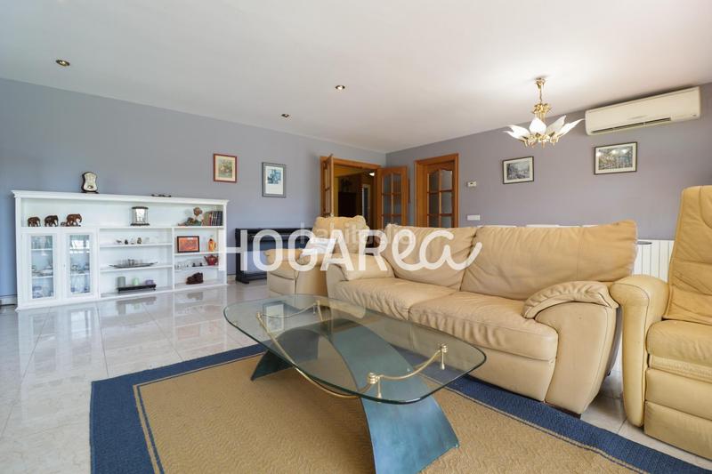 Foto 7d742e57-cd87-4e01-a624-6bd6bc73812c. Casa  independiente con piscina y vistas al parque en Martorell