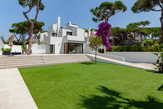 Casa  Calle calafell. Exclusiva casa reformada con gran jardín, terrazas y placas sola