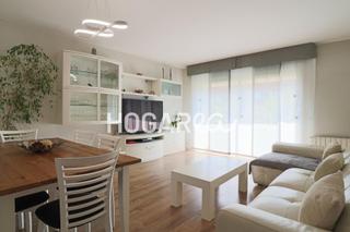 Appartement  Rambla de les bòbiles. Piso de 100 m exterior con 3 habitaciones dobles, 2 baños, balcó