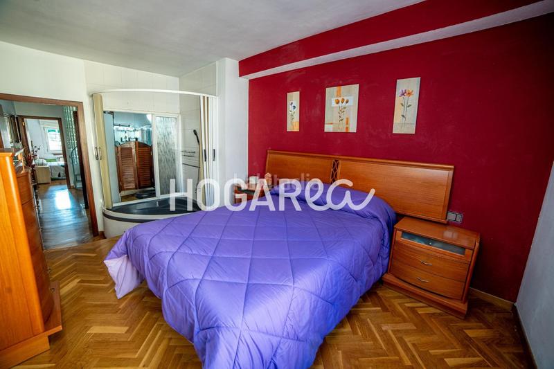 Foto ef0a6d43-62f8-4369-95f1-fc08feb83e48. Casa aparellada amb calefacció a Llefià Badalona