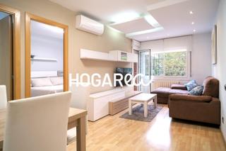 Appartement  Passeig ferrocarrils catalans. Piso de 71 m en cornellà centro. dispone de amplio salón comedor