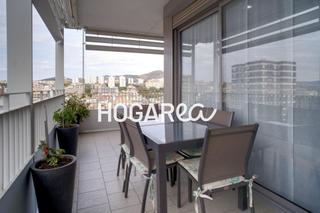 Ático  Avenida de pau casals. Espectacular ático en el centro de lhospitalet con gran terraza,