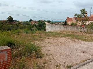 Terreny residencial a Aiguamúrcia. Finca urbana amb aigua i llum