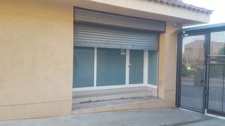 Locale commerciale  Carrer francesc costas. Cantoner amb molt aparador, lluminós i equipat