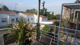 Casa adossada  Carrer narcís oller. D´obra nova amb ascensor, petit jardí i terrassa