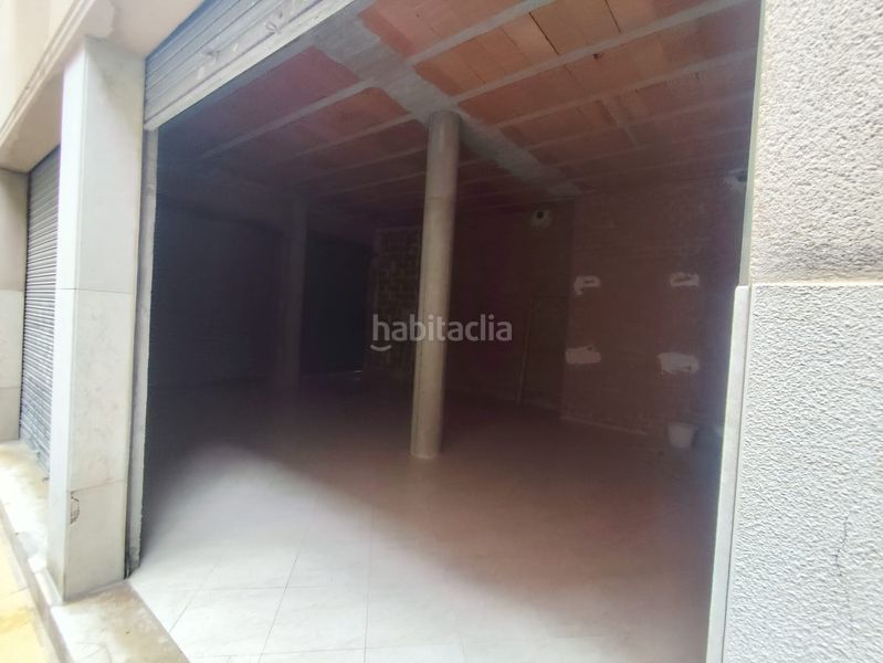 Foto 984984fb-8e8a-4fe9-808c-abd471d0c6ba. Local comercial en carrer colón 37b cèntric i cantoner amb molta façana i visibilitat també lloguer en Valls