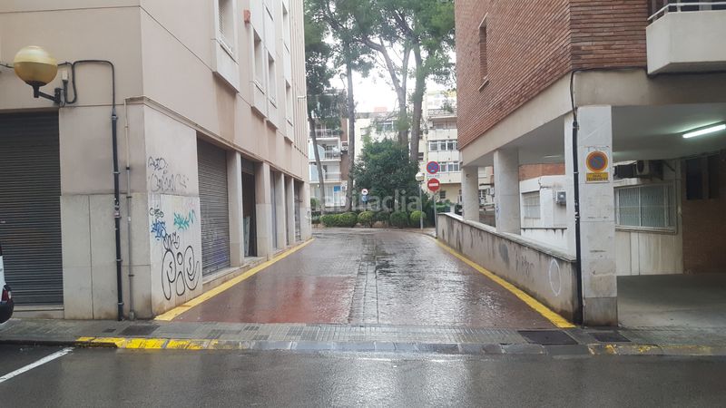 Foto dd96677f-ccd0-4b15-842b-3b661b02125f. Local comercial en carrer colón 37b cèntric i cantoner amb molta façana i visibilitat també lloguer en Valls