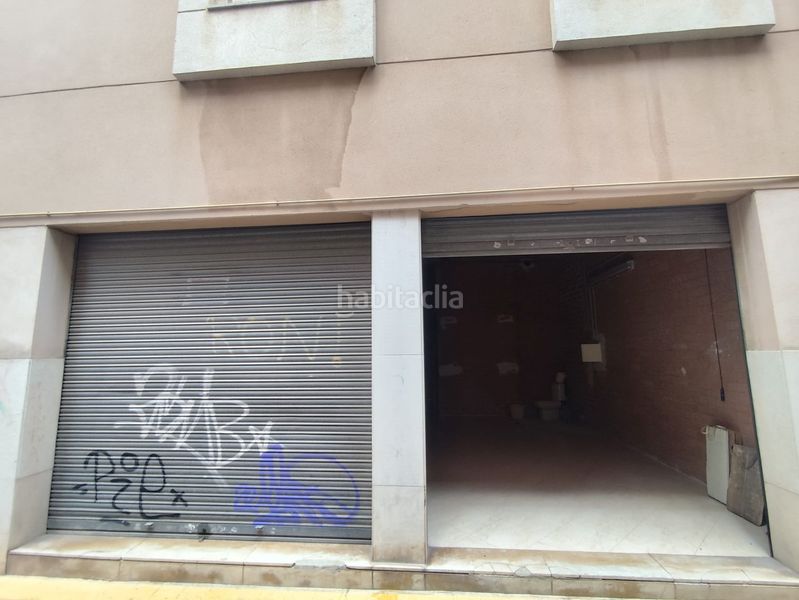 Foto fff49972-203f-45e6-a98f-71181562715a. Local comercial en carrer colón 37b cèntric i cantoner amb molta façana i visibilitat també lloguer en Valls