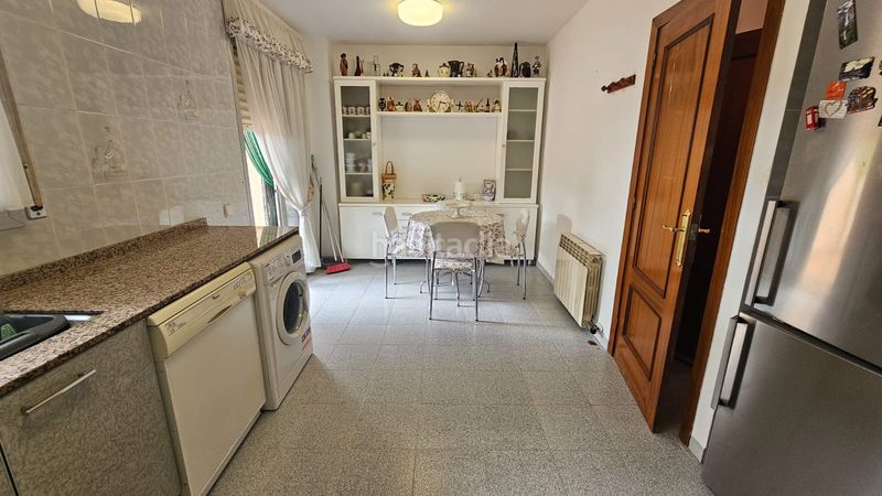 Foto 52608b5f-0169-4a43-8a99-e69764b8db9d. Casa adossada amb calefacció aparcament a Valls