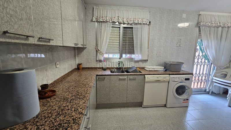 Foto 635a72e7-dcd3-4151-a809-979858fb6264. Casa adossada amb calefacció aparcament a Valls