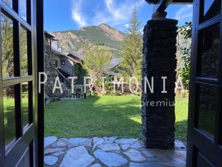 Location Appartement à Placeta dels mollassos 60. Espectacular piso con jardín privado y vistas en la pleta dordin