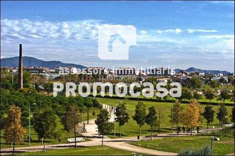 Foto b8c9ba54-3004-4ccc-9ae9-0ba03b9c70f2. Local commercial dans Creu de Barberà Sabadell