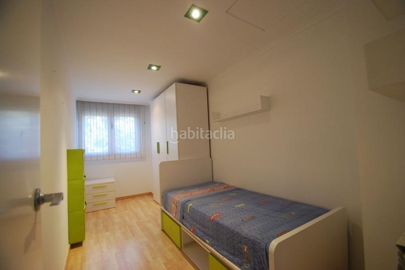 Foto 5216d8e6-31d1-4acc-a885-8c7d8399e3bf. Dúplex amb calefacció aparcament a Centre Figueres