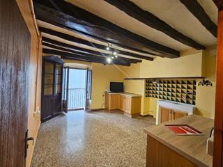Casa a Sant Climent Sescebes. Casa rústica en venta