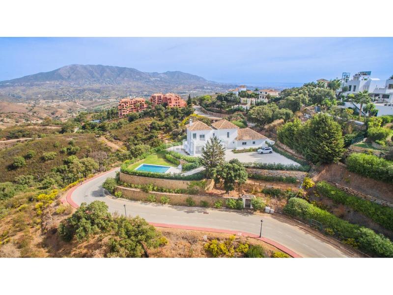 Foto 24f3b071-0c14-4b50-a67c-be6624a83f2b. Maison avec chauffage parking piscine dans Santa María Marbella