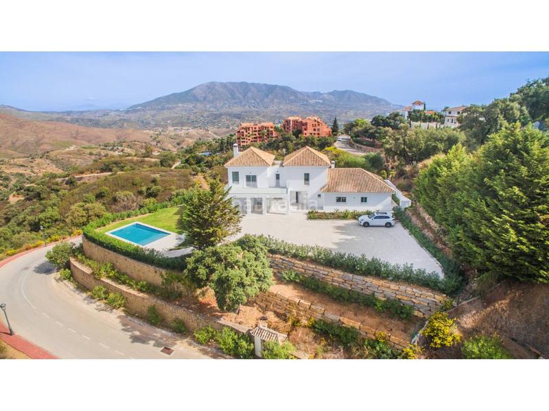 Foto 953d862a-98ce-4c71-8525-864ee8779d78. Maison avec chauffage parking piscine dans Santa María Marbella