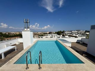Miete Dachwohnung  Calle general ramon despuig. Atico en alquiler con piscina privada en son xigala
