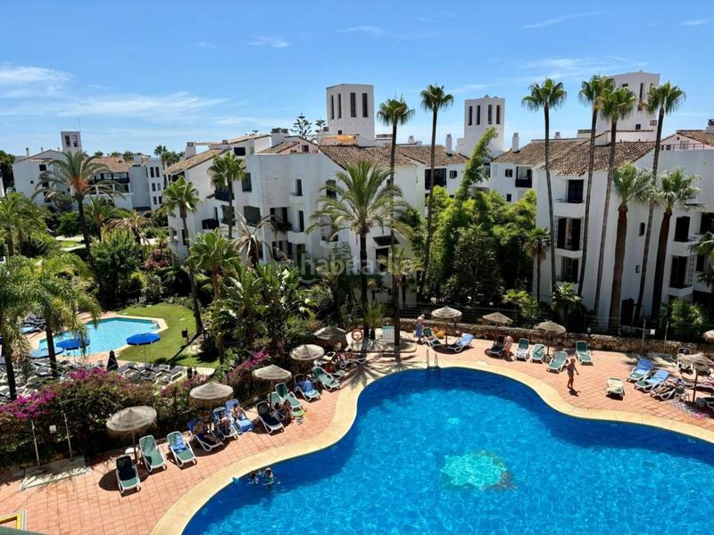 Foto 77e2b29c-51fa-402a-b6c6-fdb67c6ff8e9. Piso en jardines de las golondrinas 1 club alanda en Marbella