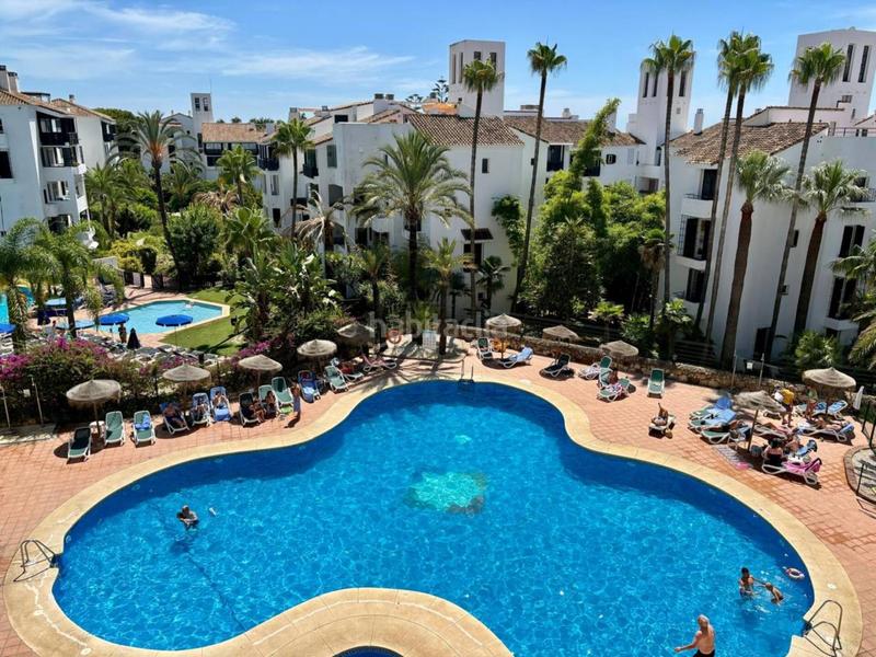Foto cbcd3807-64c4-4e19-bc35-f2e3c92b126a. Piso en jardines de las golondrinas 1 club alanda en Marbella
