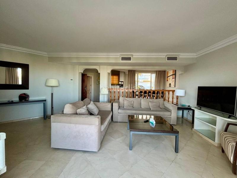 Foto ce00f7c1-ce76-4fb6-854f-54081c0dbbfe. Piso en jardines de las golondrinas 1 club alanda en Marbella