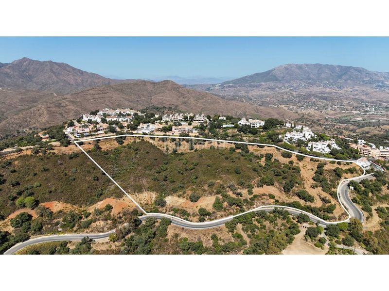 Foto c182cd0e-d8b5-4e16-9cd1-7dadf53337eb. Terreny residencial a Santa María Marbella