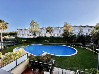 Rent Flat  Calle castella i lleó. Luminoso piso con terraza, piscina y pádel en la exclusiva zona