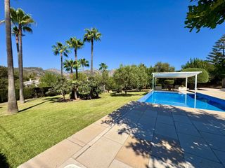 Miete Chalet  Calle alzina. Villa exclusiva con piscina, gran parcela y vistas a la serra de