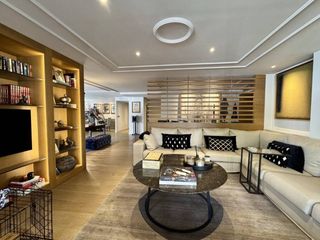 Rent Flat  Calle marquès de la sènia. Elegante y amplio piso de diseño con terrazas junto al paseo mar