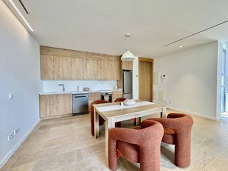 Rent Flat  Calle oms. Exclusivo piso a estrenar, amueblado y equipado en pleno centro