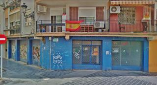Geschäftsraum in Carrer de santander 20. Local comercial con entrada a 3 calles