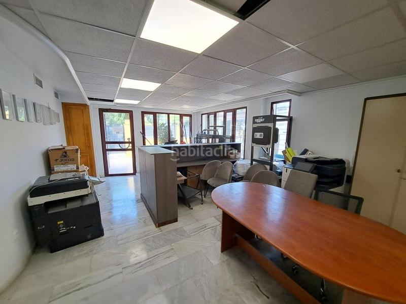 Foto 30e773b9-aff9-42fa-b0cf-1e735b36de96. Local commercial dans carrer del clot de la mota 37 dans Gandia