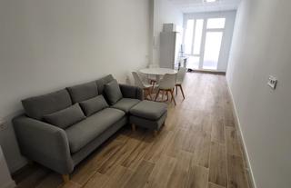 Rez-de-chaussée à Torrefiel. Bajo vivienda en zona av. peset alexandre. certificado de compat