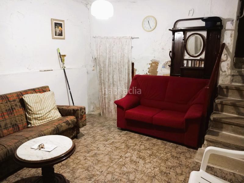 Foto fb08772d-c936-4a4e-bd21-fc0016365e26. Casa con camino in Calles