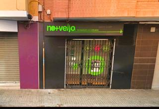 Local Comercial a Carrer illa de còrsega 10. Sensacional local para entrar