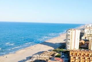 Apartament  Avinguda de les gavines 103. Espectacular apartamento primerísima linea de playa, piscina y p
